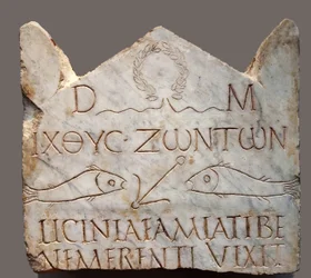 Estela funerária de Licinia Amias, da área da necrópole do Vaticano, Roma